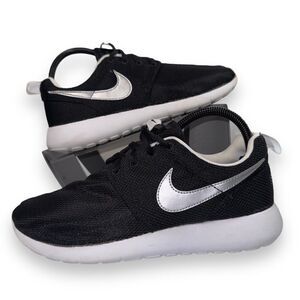 Nike Roshe One Low‎ GS "Black / Silver" 599728-021 Youth 7 Women's 8.5